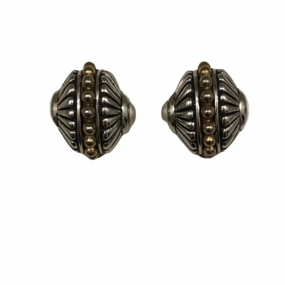 Vintage Shell Silver Earring - Picture 6 of 6
